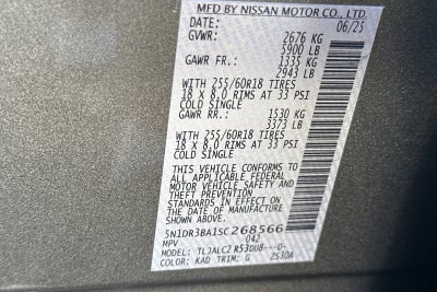 2025 Nissan Pathfinder SV