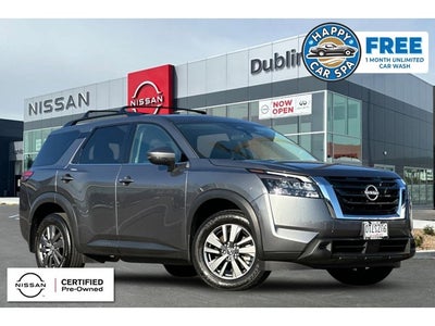 2025 Nissan Pathfinder SV