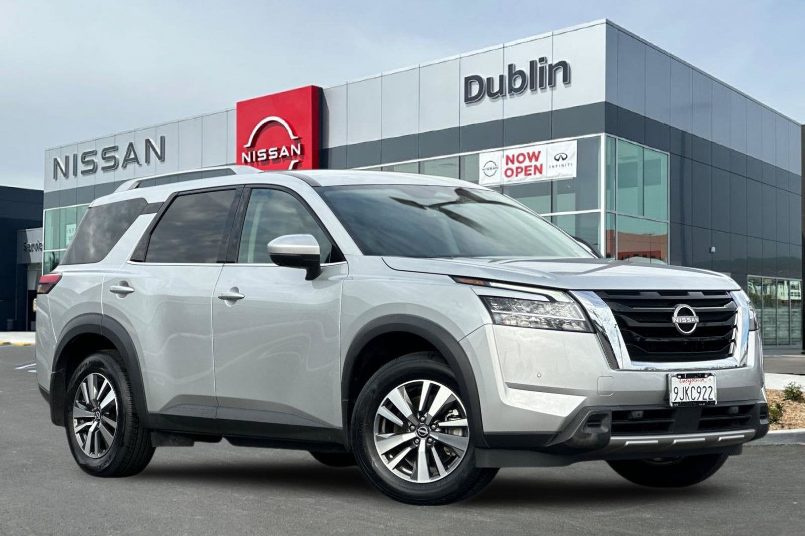2024 Nissan Pathfinder SL