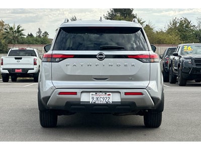 2024 Nissan Pathfinder SL