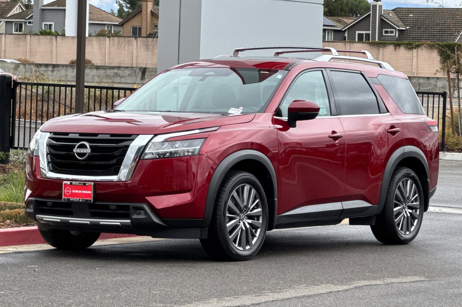 2023 Nissan Pathfinder SL