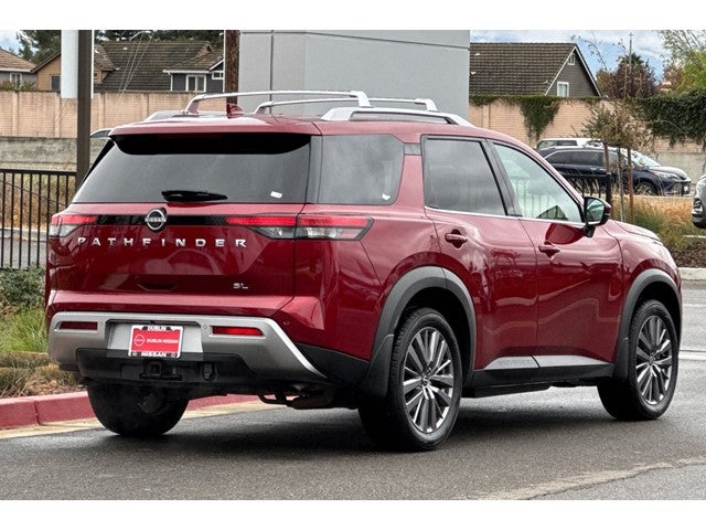 2023 Nissan Pathfinder SL