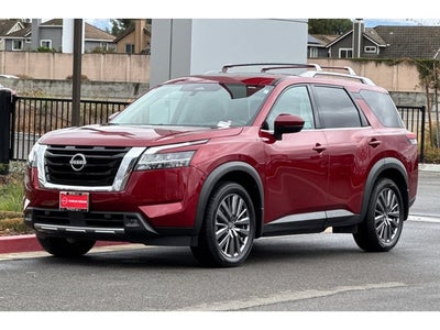 2023 Nissan Pathfinder SL