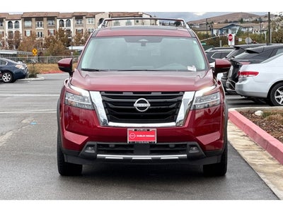 2023 Nissan Pathfinder SL