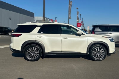 2023 Nissan Pathfinder SL