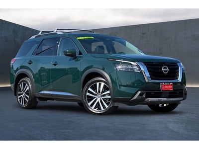2025 Nissan Pathfinder Platinum