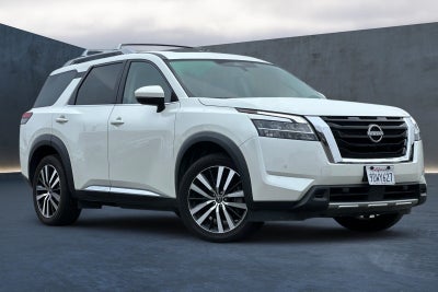 2023 Nissan Pathfinder Platinum