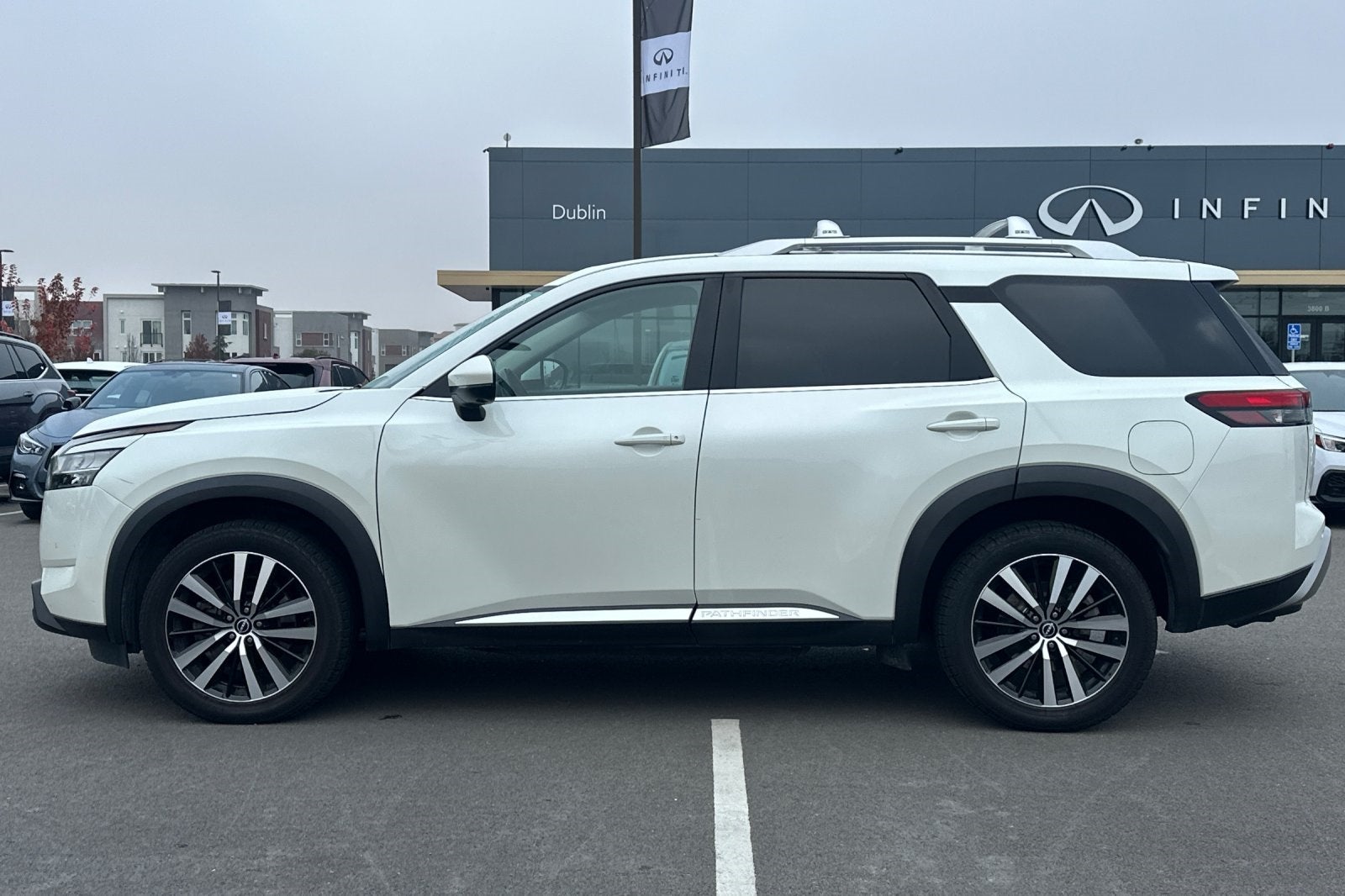 2023 Nissan Pathfinder Platinum