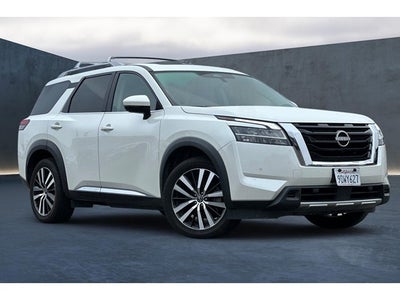 2023 Nissan Pathfinder Platinum
