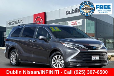 2025 Toyota Sienna XLE 8 Passenger