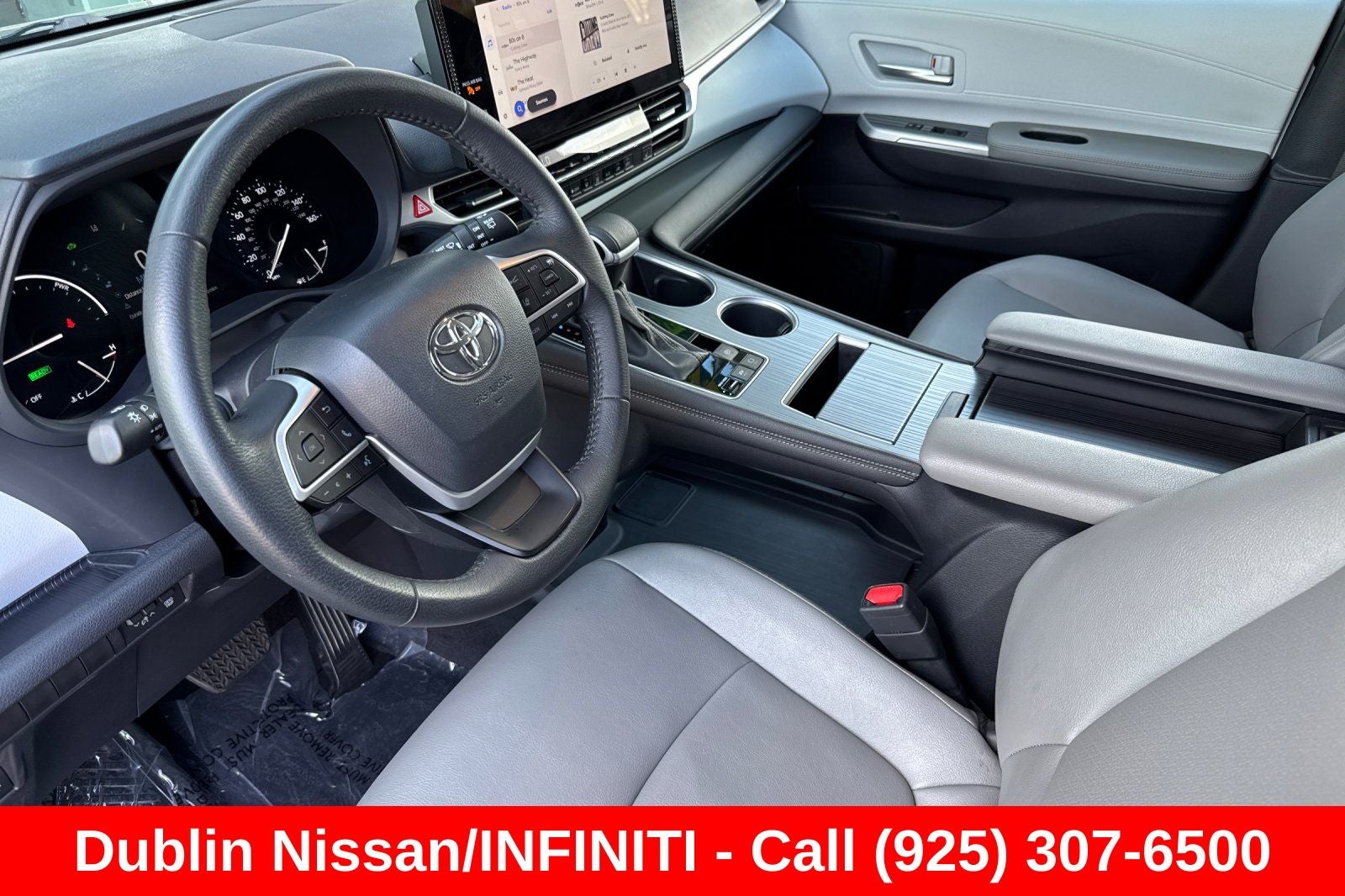 2025 Toyota Sienna XLE 8 Passenger