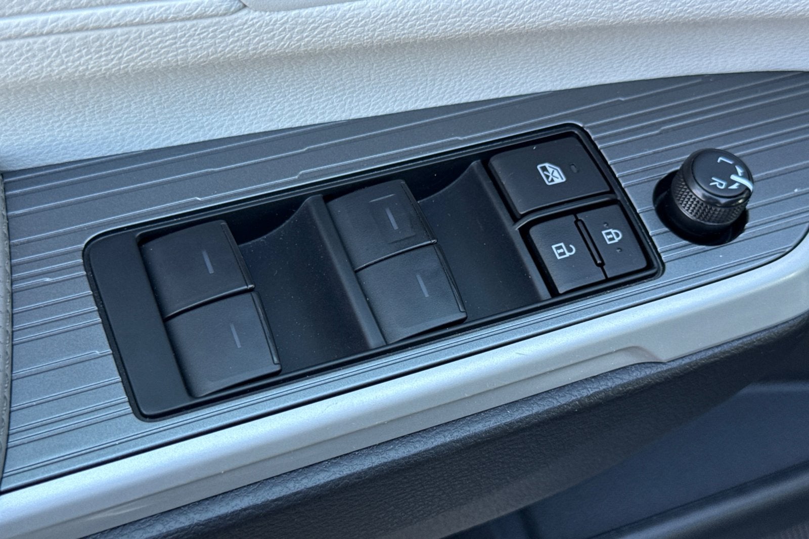 2025 Toyota Sienna XLE 8 Passenger