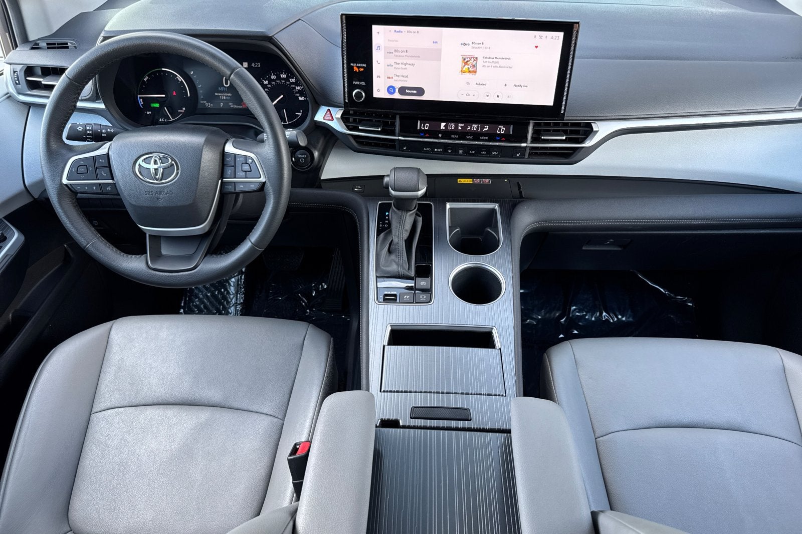 2025 Toyota Sienna XLE 8 Passenger