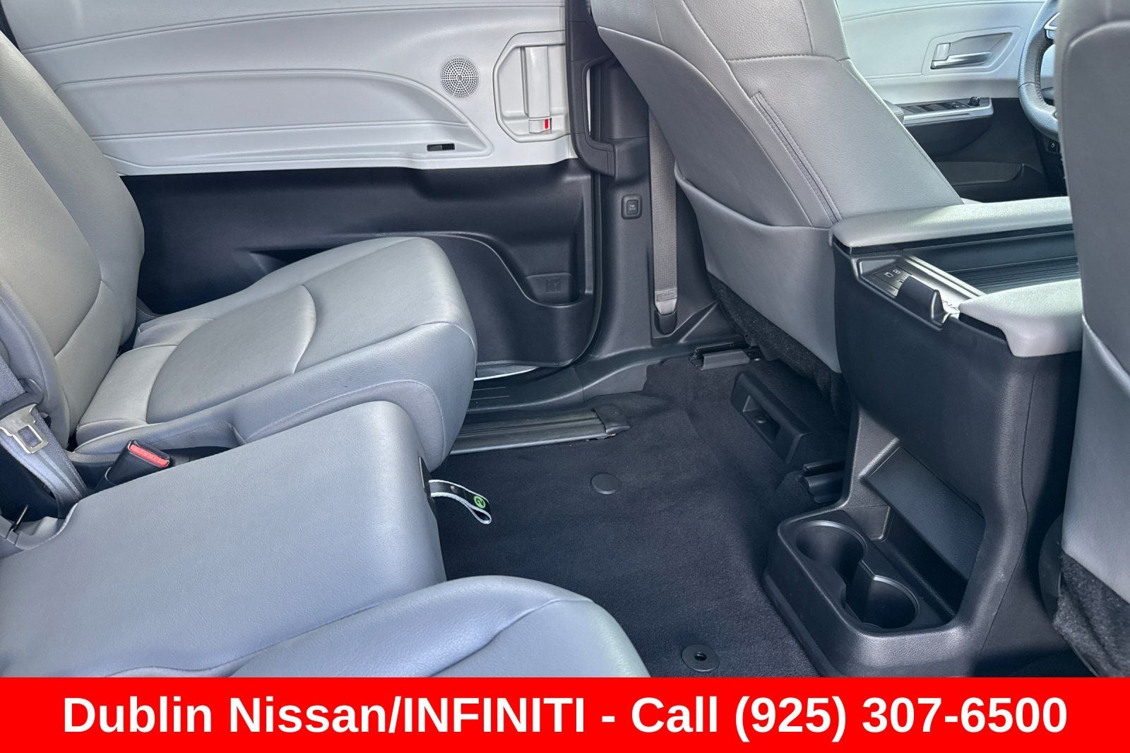 2025 Toyota Sienna XLE 8 Passenger