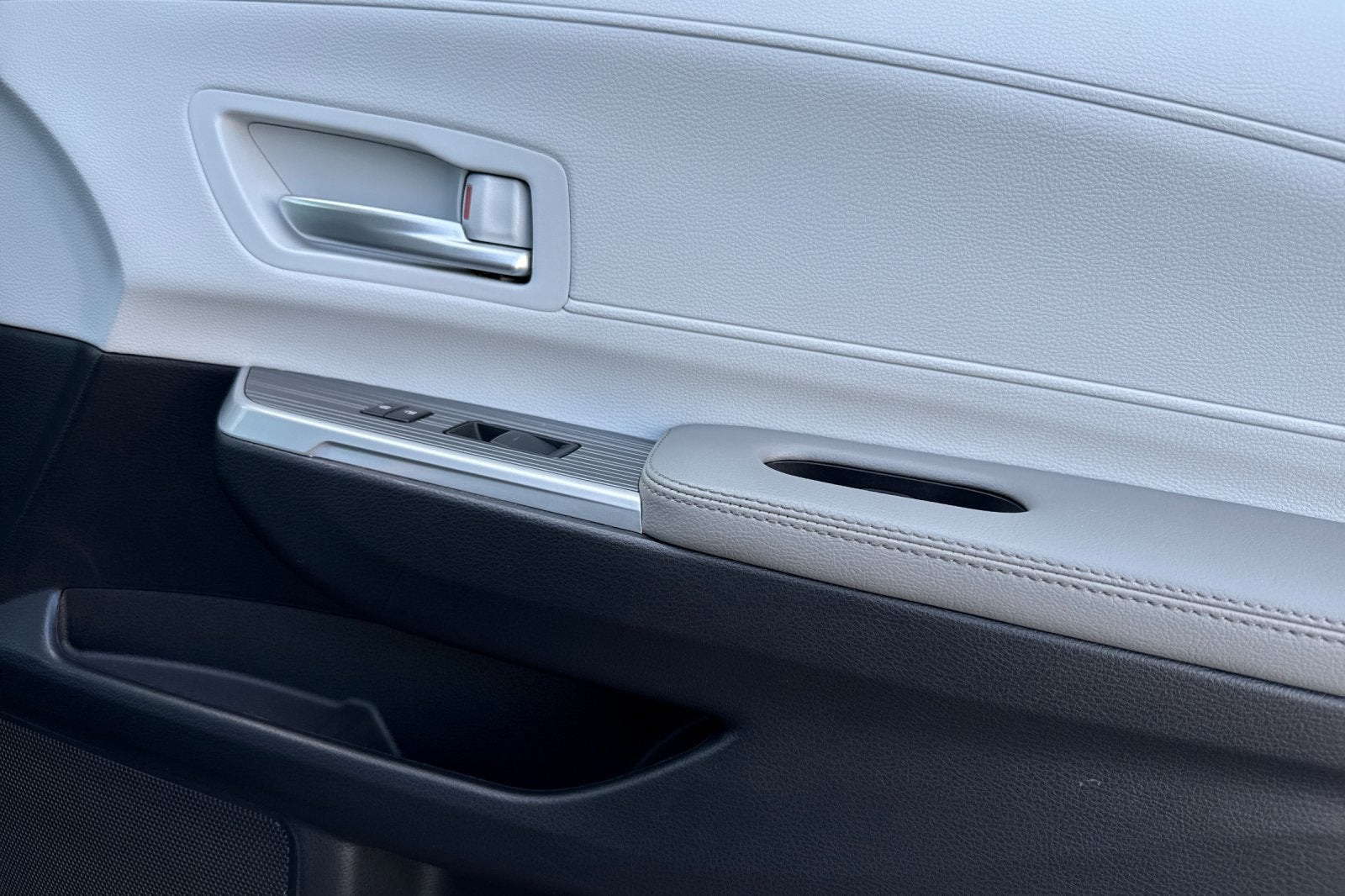 2025 Toyota Sienna XLE 8 Passenger