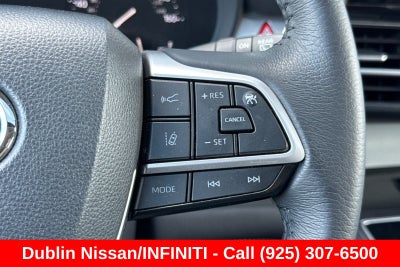 2025 Toyota Sienna XLE 8 Passenger