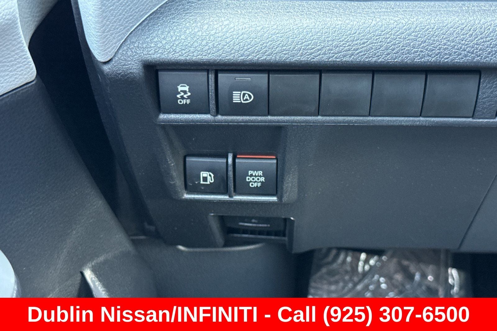 2025 Toyota Sienna XLE 8 Passenger