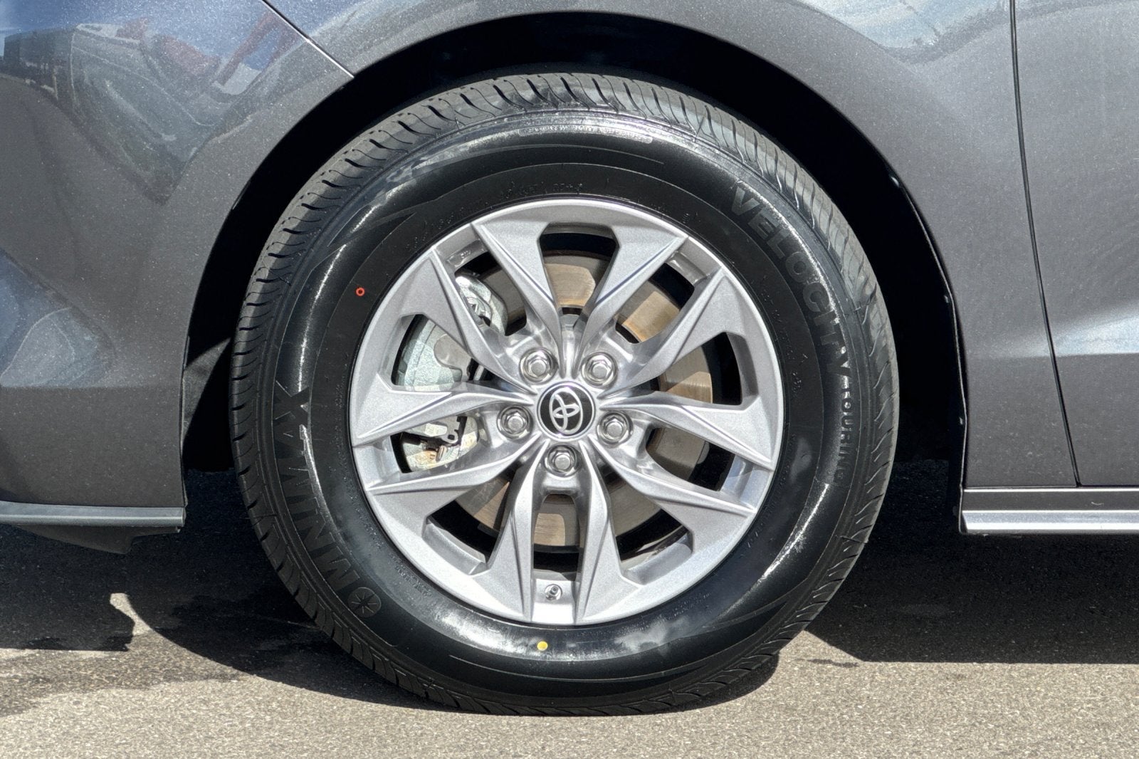 2025 Toyota Sienna XLE 8 Passenger