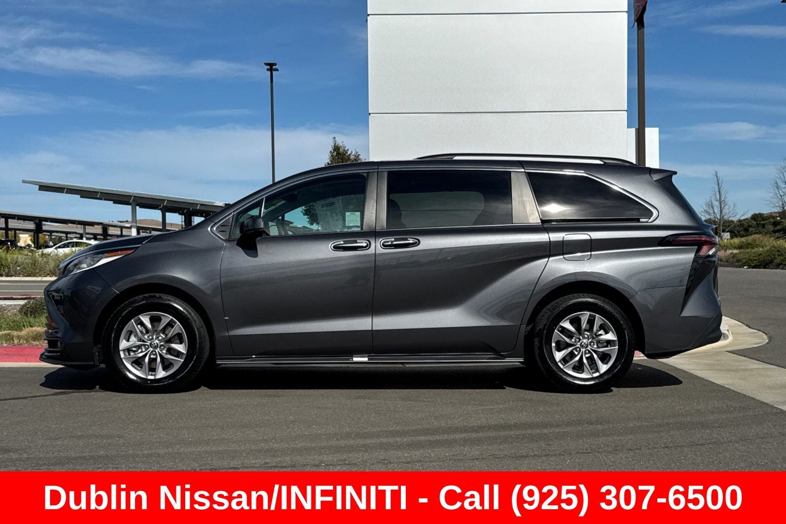 2025 Toyota Sienna XLE 8 Passenger