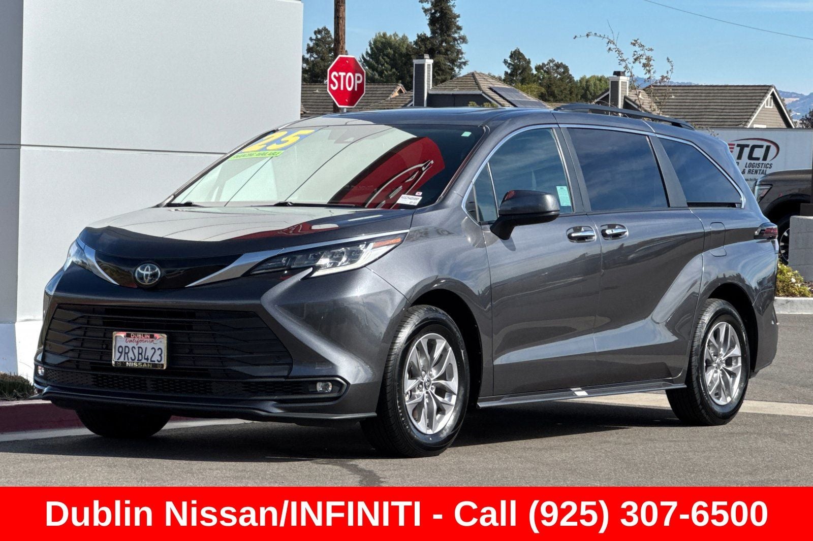 2025 Toyota Sienna XLE 8 Passenger
