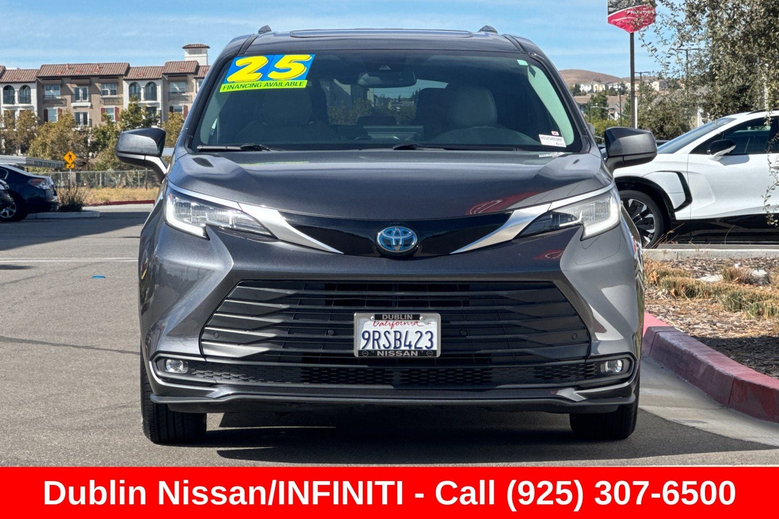2025 Toyota Sienna XLE 8 Passenger