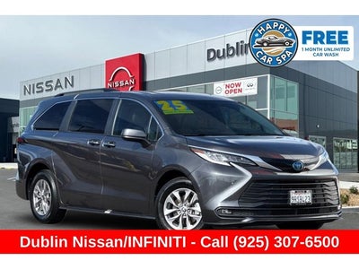 2025 Toyota Sienna XLE 8 Passenger