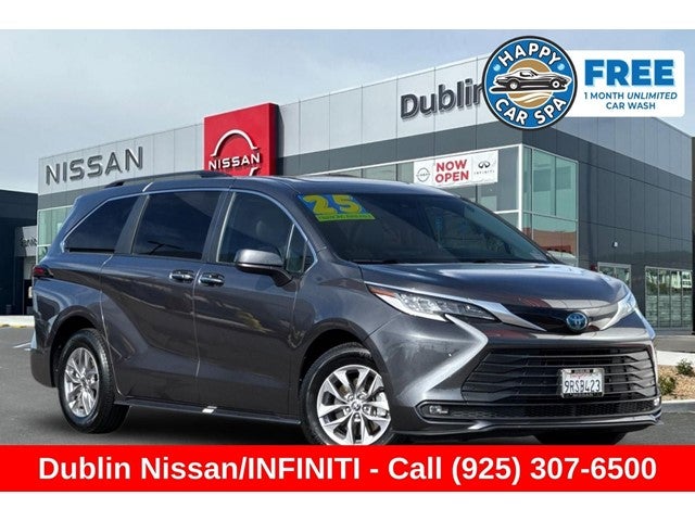 2025 Toyota Sienna XLE 8 Passenger