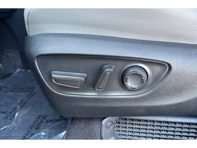 2025 Toyota Sienna XLE 8 Passenger