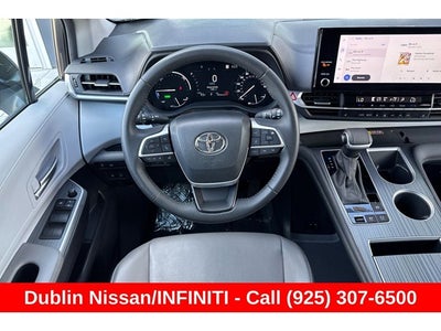 2025 Toyota Sienna XLE 8 Passenger