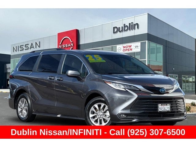 2025 Toyota Sienna XLE 8 Passenger