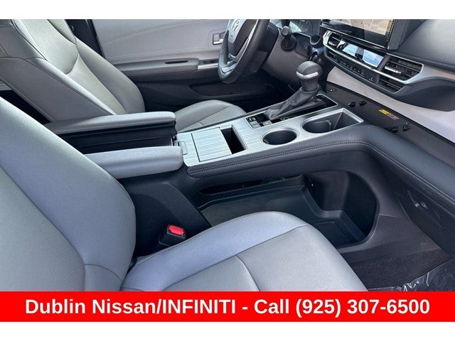 2025 Toyota Sienna XLE 8 Passenger