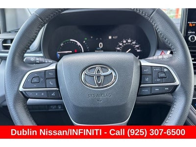 2025 Toyota Sienna XLE 8 Passenger