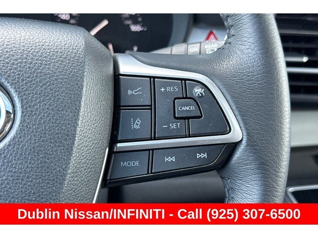 2025 Toyota Sienna XLE 8 Passenger