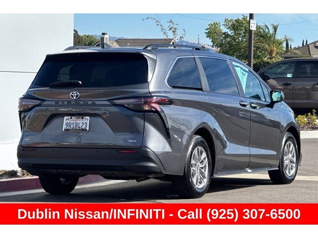 2025 Toyota Sienna XLE 8 Passenger