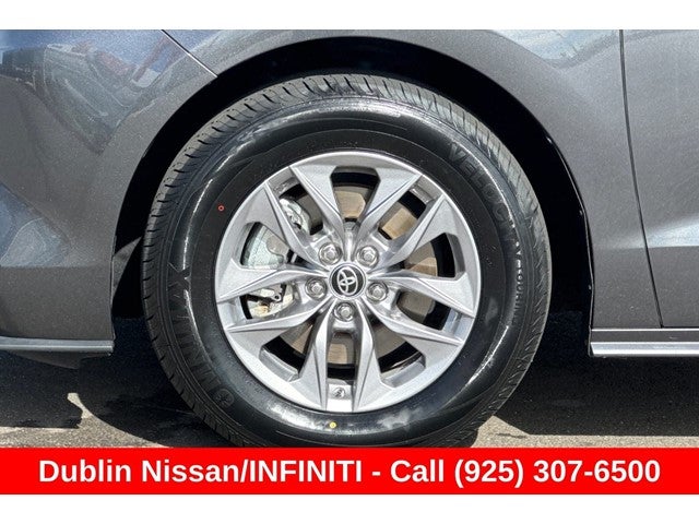 2025 Toyota Sienna XLE 8 Passenger