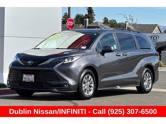 2025 Toyota Sienna XLE 8 Passenger