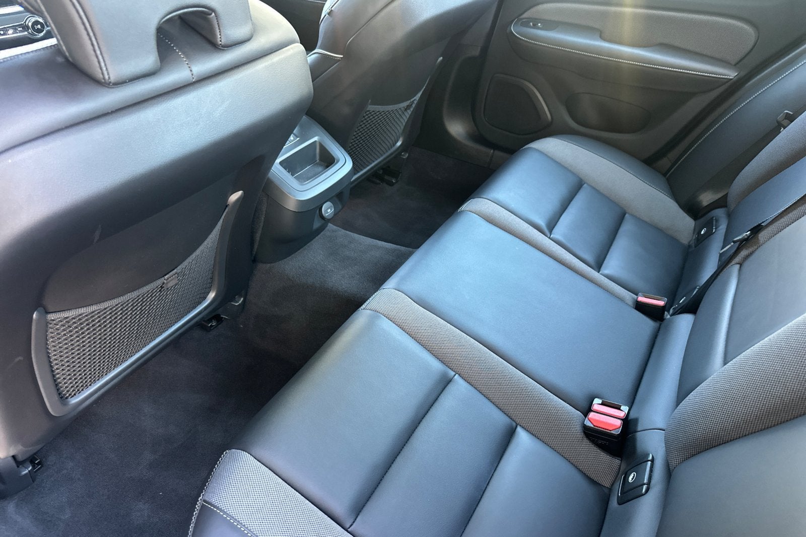 2024 Volvo S60 B5 Plus Black Edition