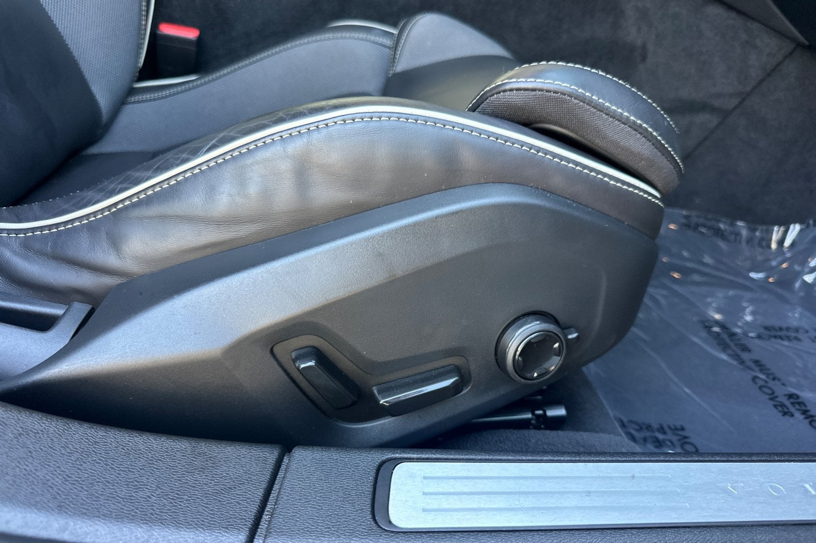 2024 Volvo S60 B5 Plus Black Edition