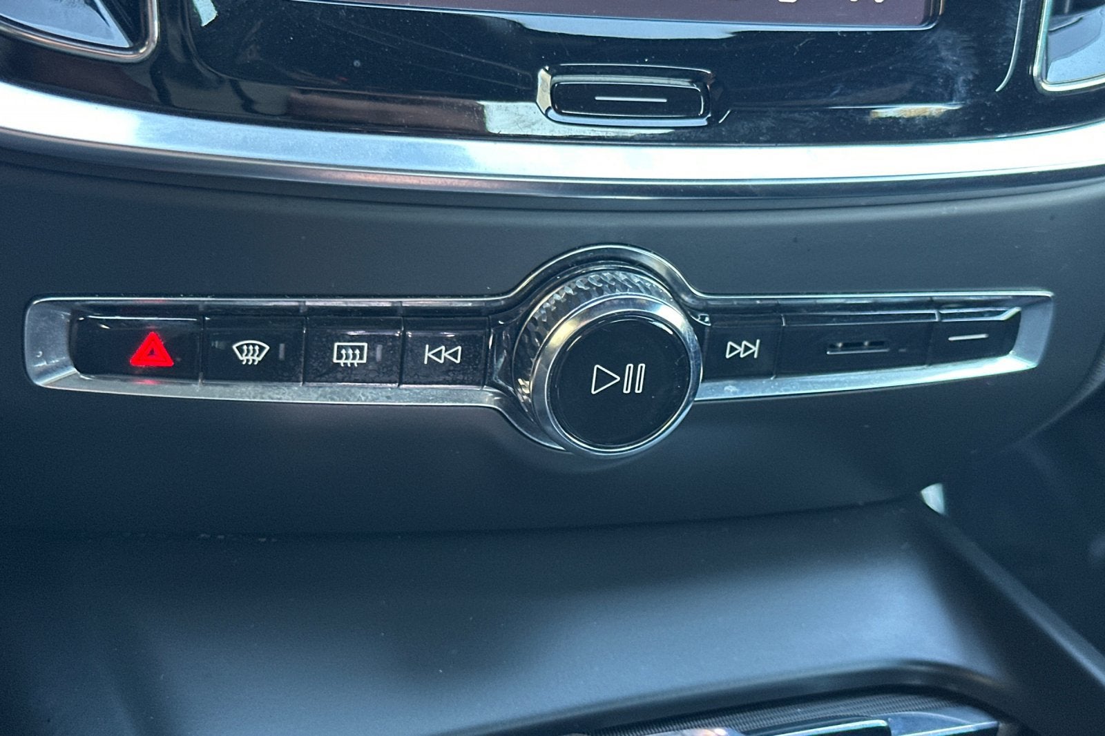 2024 Volvo S60 B5 Plus Black Edition