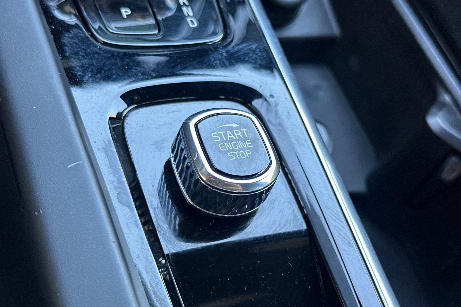 2024 Volvo S60 B5 Plus Black Edition