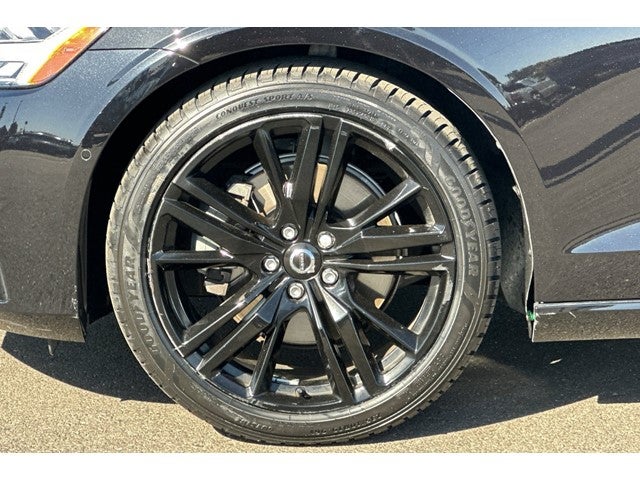 2024 Volvo S60 B5 Plus Black Edition