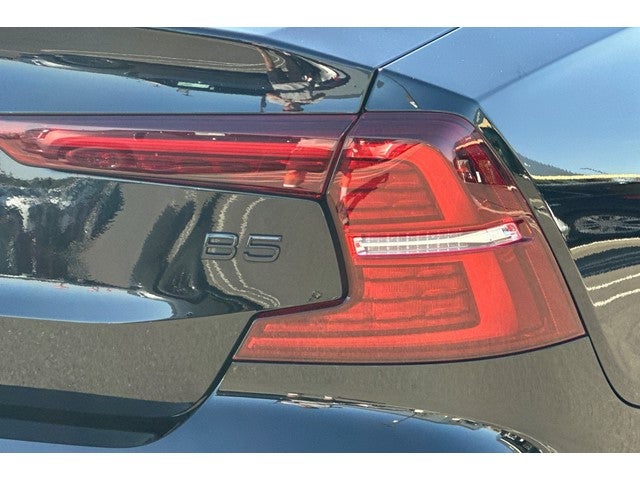 2024 Volvo S60 B5 Plus Black Edition