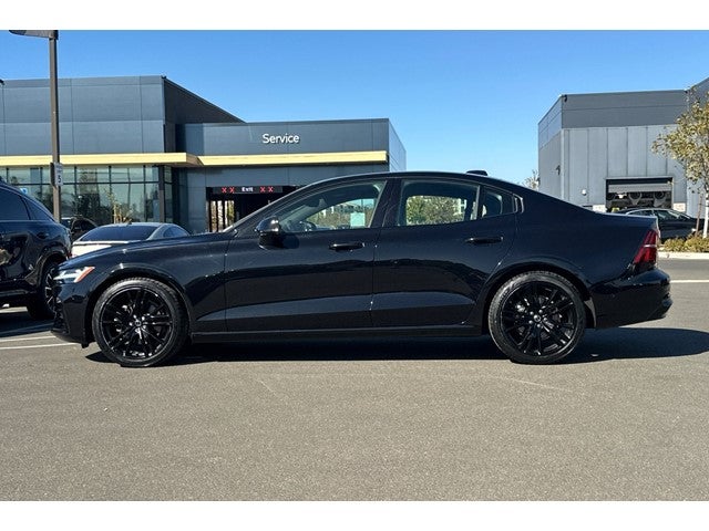 2024 Volvo S60 B5 Plus Black Edition