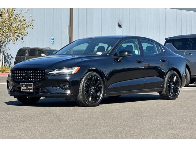 2024 Volvo S60 B5 Plus Black Edition