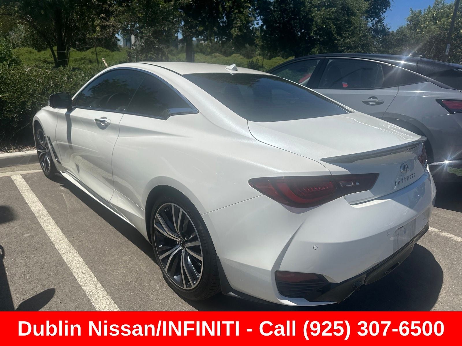 2022 INFINITI Q60 LUXE RWD