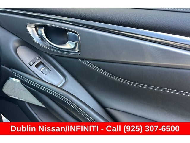 2022 INFINITI Q60 LUXE RWD