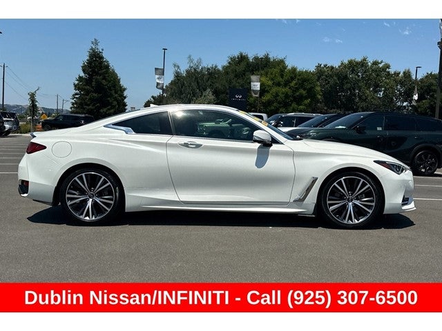 2022 INFINITI Q60 LUXE RWD