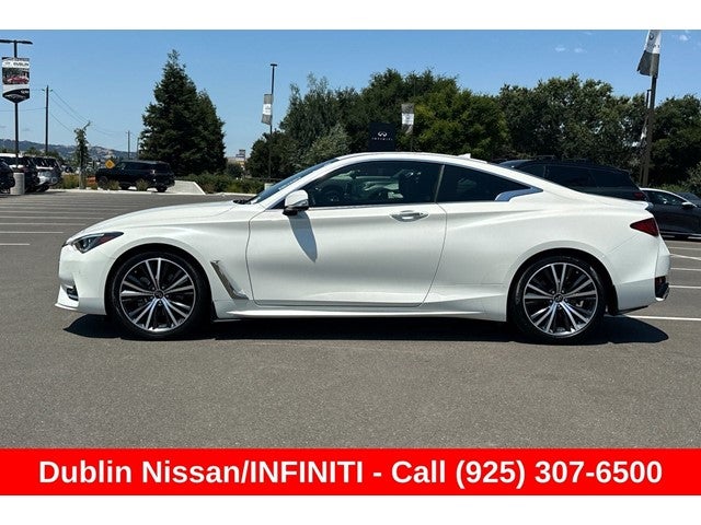 2022 INFINITI Q60 LUXE RWD