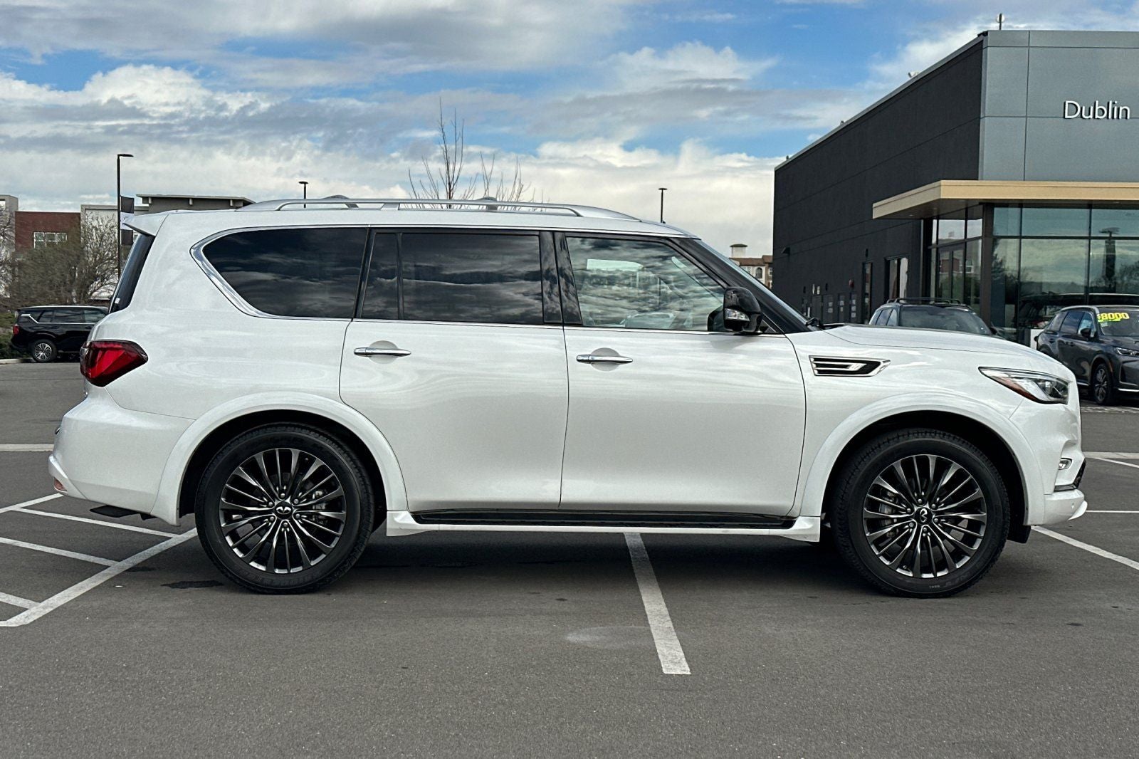2023 INFINITI QX80 PREMIUM SELECT 4WD