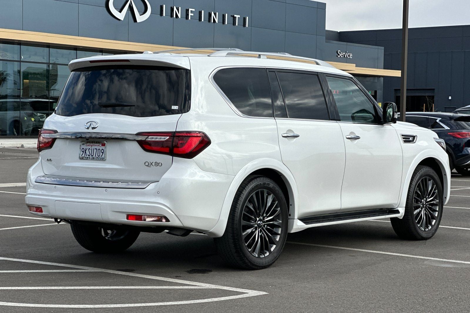 2023 INFINITI QX80 PREMIUM SELECT 4WD
